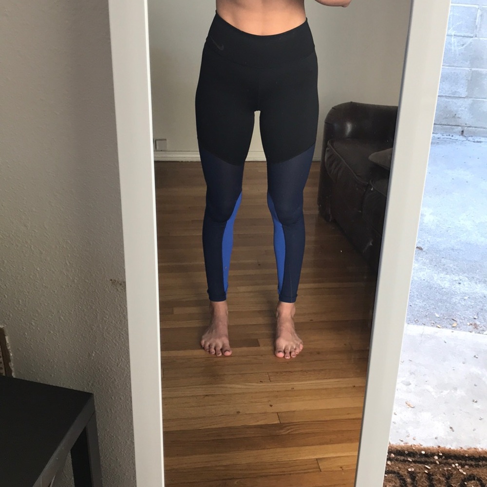 Brand new Nike Power Pocket Lux Leggings (tight)